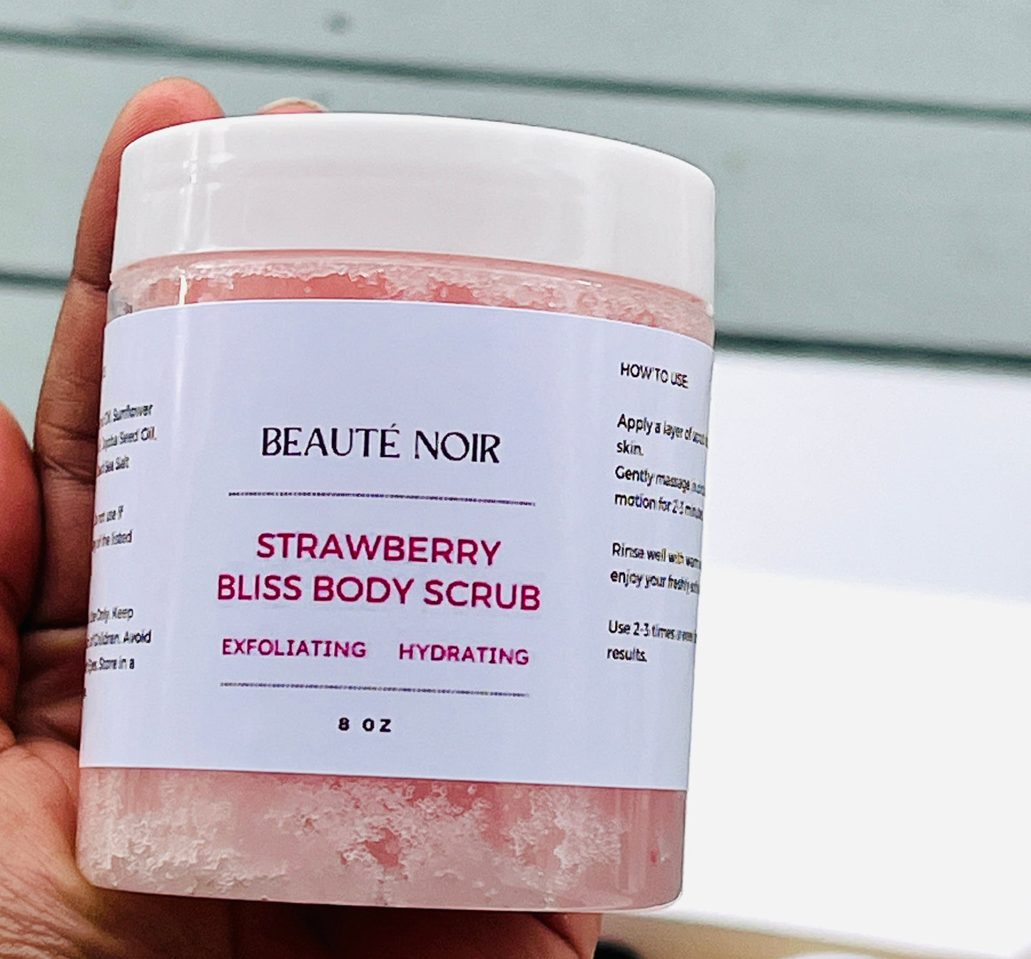 STRAWBERRY GLOW BODY SCRUB